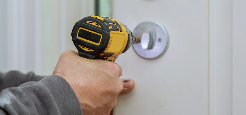 Street Locksmith For Smart Lock Repair in Carlsbad, CA